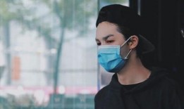 戴鸭舌帽口罩的娱乐圈爆料博主,鸭舌帽口罩博主带你探秘明星生活